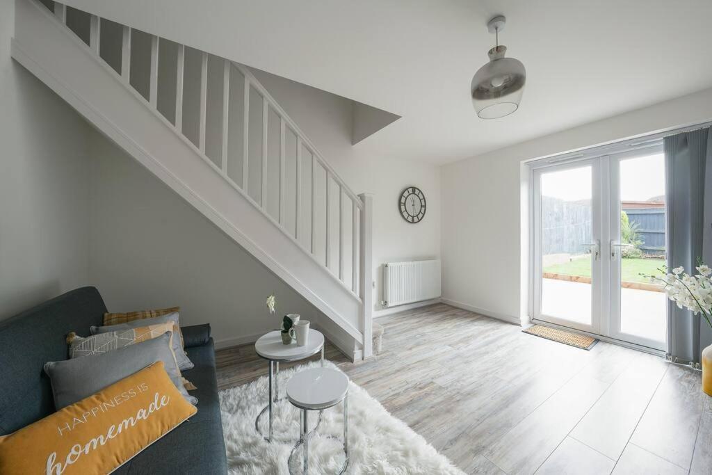 Stylish 2-Bed Home - For Company Contractor And Leisure Stays - Nec, Airport, Hs2, Contractors, Resort World Birmingam Exterior foto