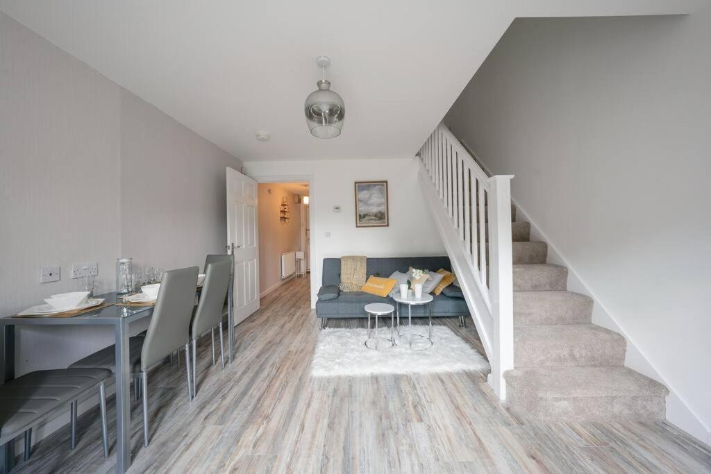 Stylish 2-Bed Home - For Company Contractor And Leisure Stays - Nec, Airport, Hs2, Contractors, Resort World Birmingam Exterior foto