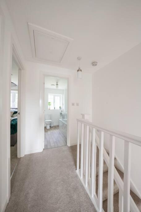 Stylish 2-Bed Home - For Company Contractor And Leisure Stays - Nec, Airport, Hs2, Contractors, Resort World Birmingam Exterior foto